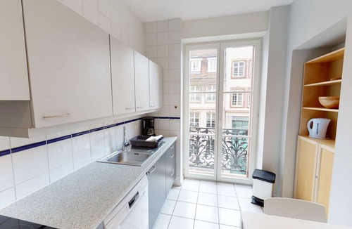 Historic Center Apartment | bleu mesange 90m2 city center 2br 2bth
