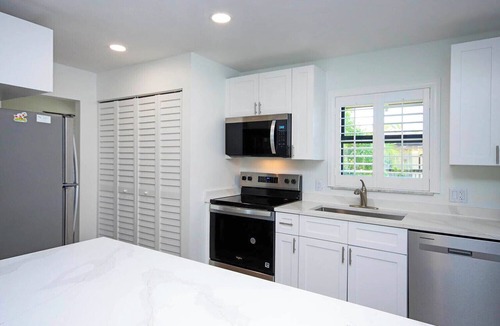 Sanibel Condo | Blind Pass D204 - Short walk to the beach