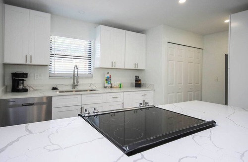 Sanibel Condo | Blind Pass E103 - over 1500 sq ft ~ 8 person occupancy
