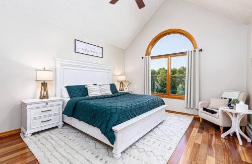 Brockton Villa | Blissful Mountain Getaway - Manor on 46 acres