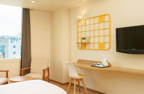Sector 62 Hotel | Bloom Hotel - Sector 62