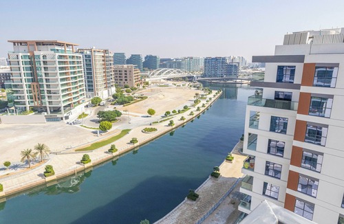 Al Raha Beach Apartment | Bloomfields 1BR Canal The View Raha