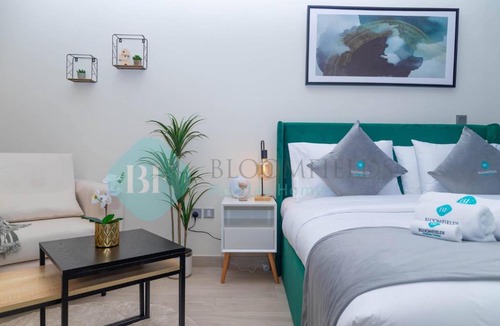 Nad Al Sheba Apartment | Bloomfields Studio - Azizi Riviera 44 - Meydan