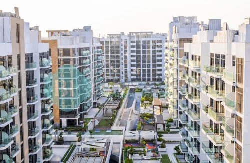 Nad Al Sheba Apartment | Bloomfields Studio - Azizi Riviera 41 - Meydan