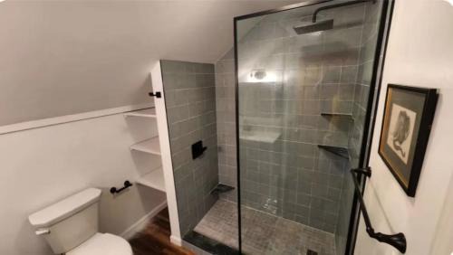 Shelburne House | Blooming Inn Shelburne Falls