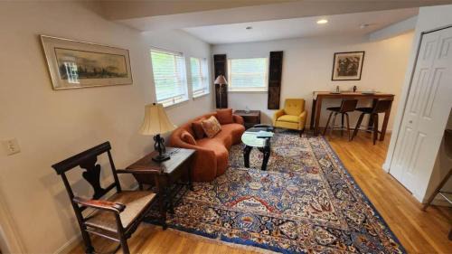 Shelburne House | Blooming Inn Shelburne Falls