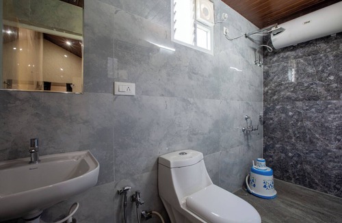 Vannarpet Hotel | Blossom Inn