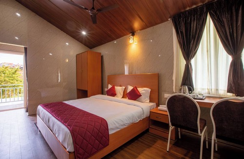 Vannarpet Hotel | Blossom Inn