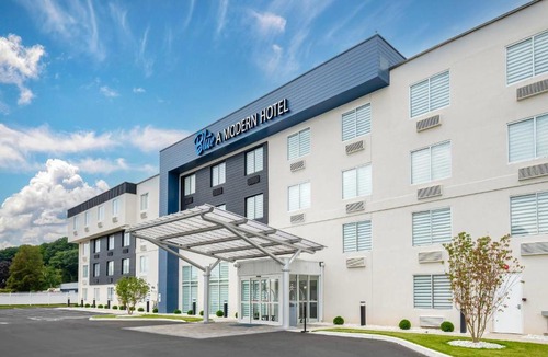 West Springfield Hotel | Blue A Modern Hotel, an Ascend Collection Hotel