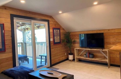 Campbell River House | Blue Anchor - Port Suite