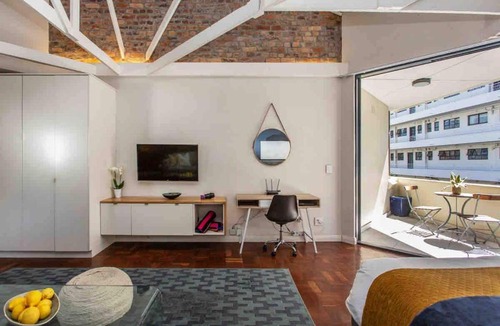 Sea Point Apartment | Blue Beach Studio close to sea in Sea Point 45BW
