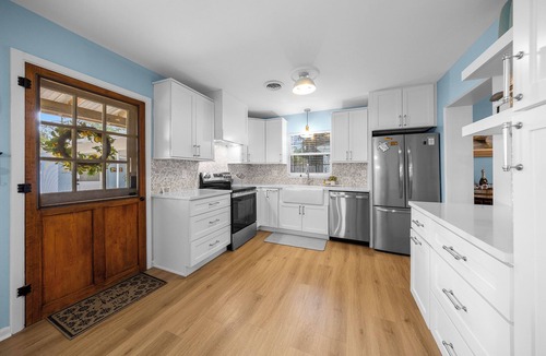 Candler House | Blue Canoe Waterfront Retreat on Lake Weir
