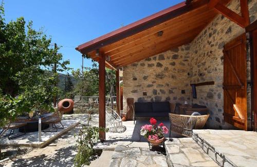 Apsiou House | Blue Cottage