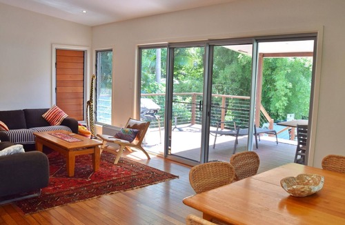 Arakoon House | Blue Diamond Escape - Walk to the beach
