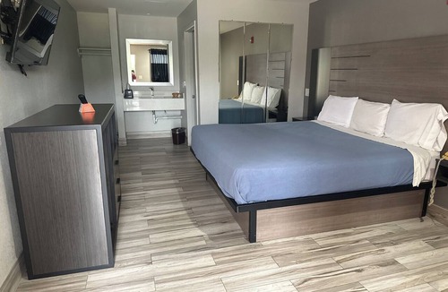 Central Southwest Hotel | Blue Diamond Inn