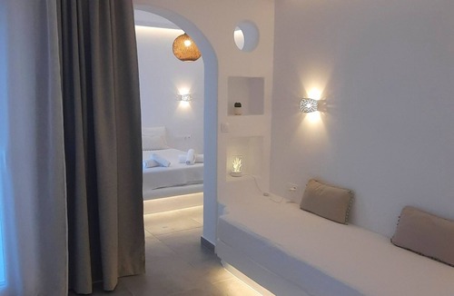 Chrissi Akti Hotel | Blue Dolphin