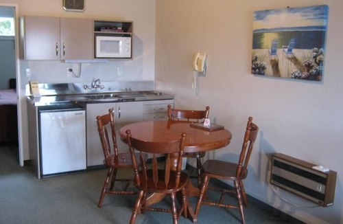Timaru Apartment | Blue Dolphin Motel