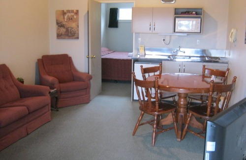 Timaru Apartment | Blue Dolphin Motel