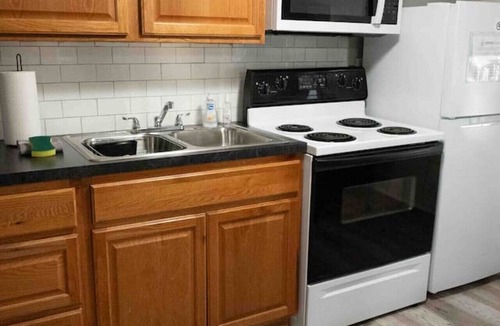 Massillon Apartment | Blue Door Apartment - No Cleaning Fees