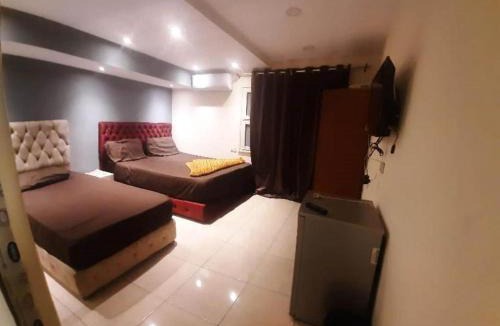 Al Duqqi Hotel | Blue Eyes Hotel
