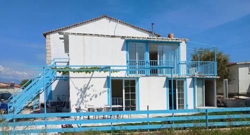 Agia Apartment | Blue garden