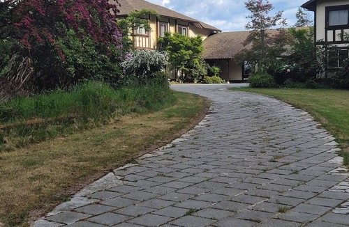 Chemainus House | - Blue Harbor Luxury Estate with Private Pool