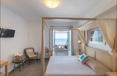 Kini Hotel | Blue Harmony Hotel