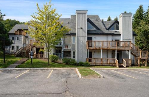 Craigleith House | Blue Haven Ski-In-Out Pool Hot Tub Shuttle