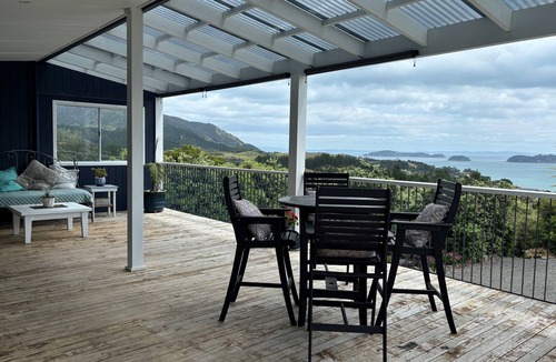 Colville House | Blue Haven - Stunning Views/Private/Pet Friendly/With Self Contained Cabin/Wi-Fi