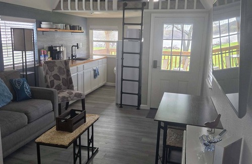 Little Elm Cabin | Blue Heron Hideaway Lakefront: 4th July Views, Near Universal Kids & World Cup