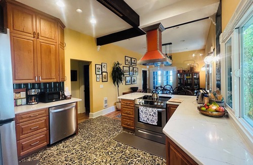 Columbia City Apartment | Blue Heron Manor: Historic charm centrally located