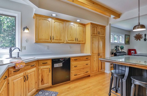 Schofield House | Blue Heron Oar’asis- 3BR Riverfront Hot Tub+ Kayaks