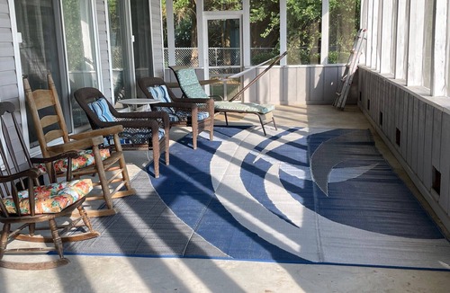 Centre House | Blue Heron Retreat - bring the whole family. Relax and have fun at the lake.