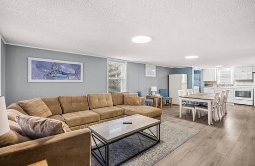 Cherry Grove Beach House | Blue Heron, Student/Pet Friendly w/on Ocean Blvd