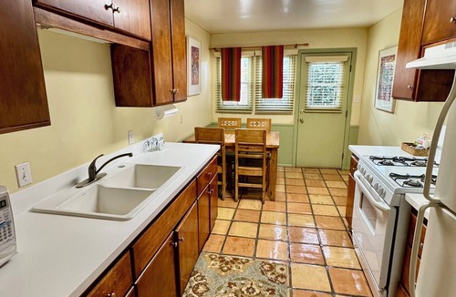 Mira Monte Hotel | Blue Iguana Inn