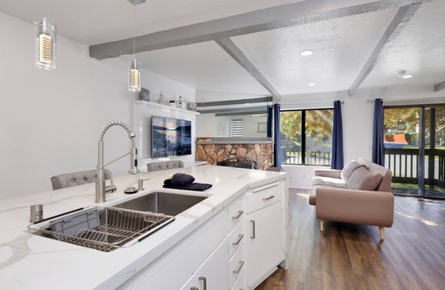 Boulder Bay Condo | Blue JAY Getaway #2082