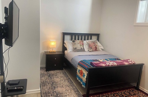 Southeast Edmonton Bed & Breakfast | Blue Kuti B&B