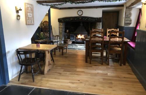 Lewdown Hotel | Blue Lion Inn