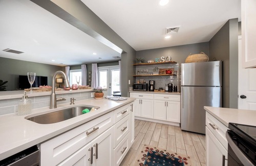 Kennett Square Cottage | Blue Lotus, LUXE Cottage, in walkable Kennett Square near Longwood Gardens