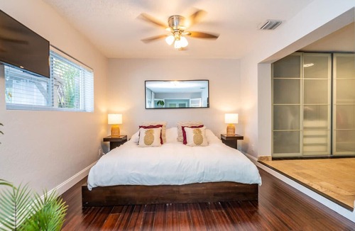 Cypress Point House | Blue Marlin - WATERFRONT Family-Style resort+1mi Beach+private HTD POOL/SPA