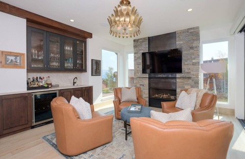Big Sky House | Blue Moon Chalet - Best Family Ski in/Ski out! Luxurious House- Epic Location!