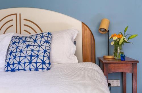 Collingwood House | Blue moon