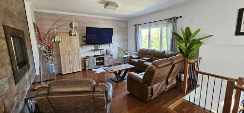 Saint-Brigitte-de-Laval House | Blue Mountain Retreat & Hot Tub