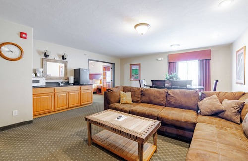 Rangely Hotel | Blue Mountain Inn And Suites