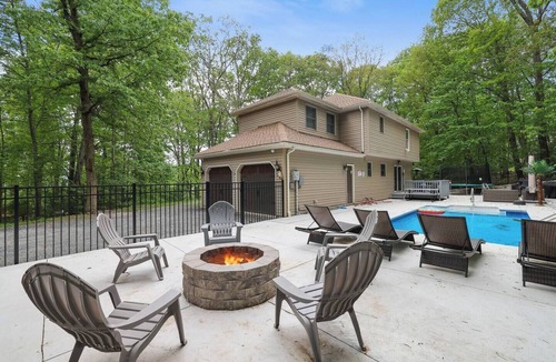 East Stroudsburg House | Blue Mountain Lake Retreat | Heated Pool-Hot Tub Game Room