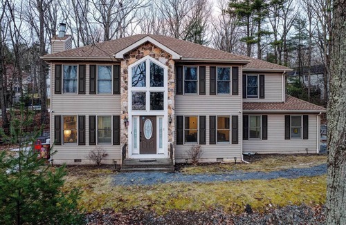 East Stroudsburg House | Blue Mountain Lake Retreat | Heated Pool-Hot Tub Game Room