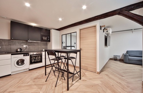 Quartier Saint-Ambroise Hotel | Blue Night International 49
