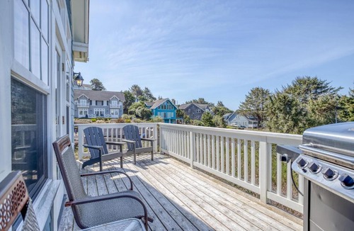 Roads End House | Blue Pacific