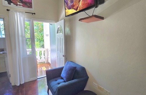Lucea Bed & Breakfast | Blue Paloma Bed & Breakfast