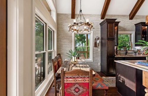 Talking Rock House | Blue Raven Lodge